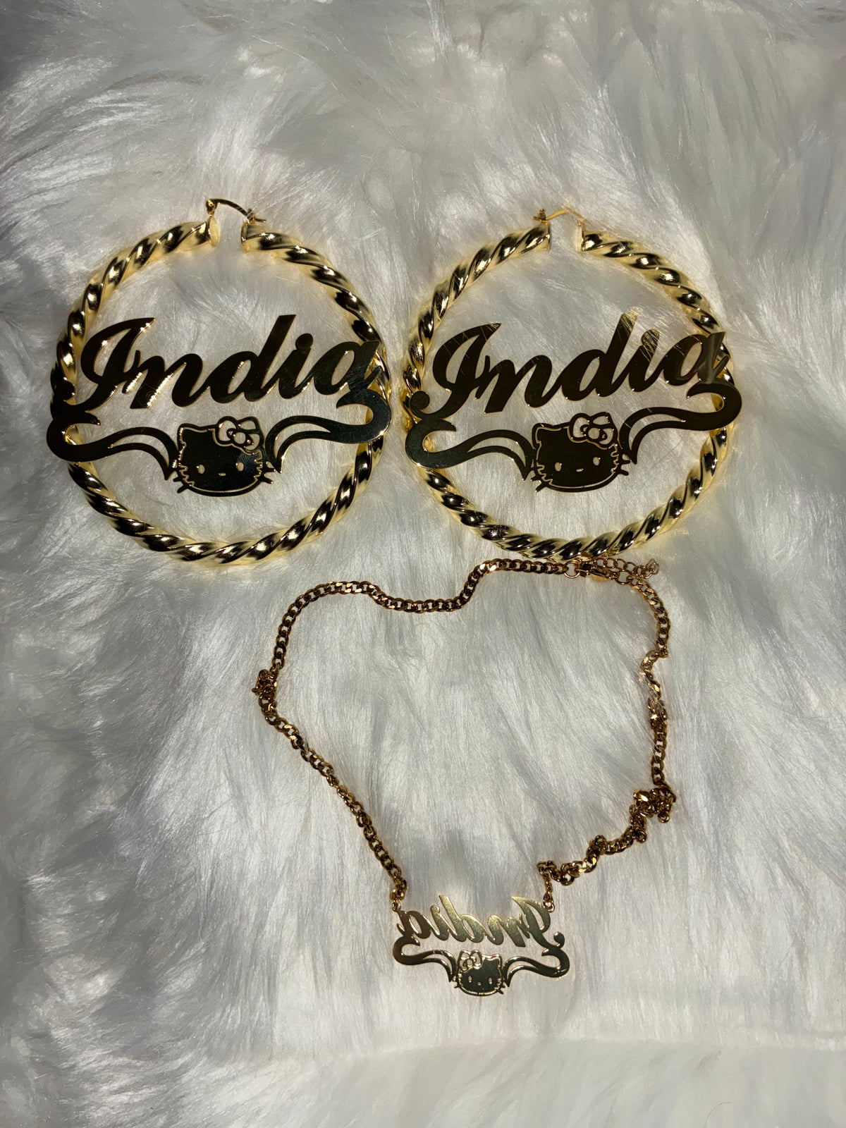 CUSTOMIZE HOOPS