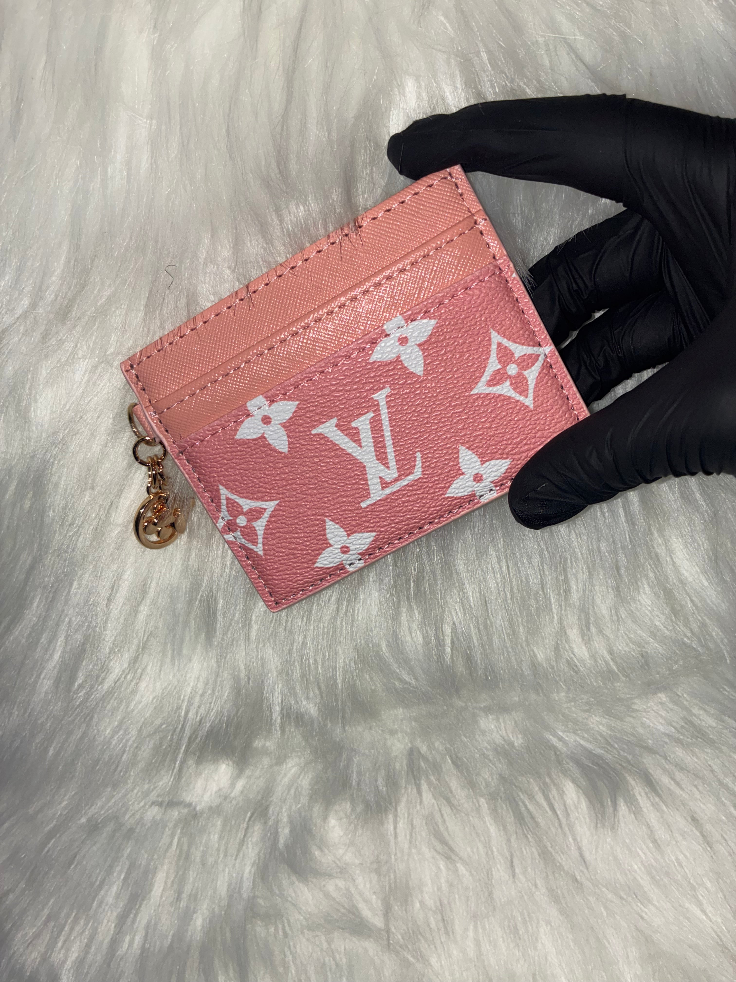 LV CARDHOLDER