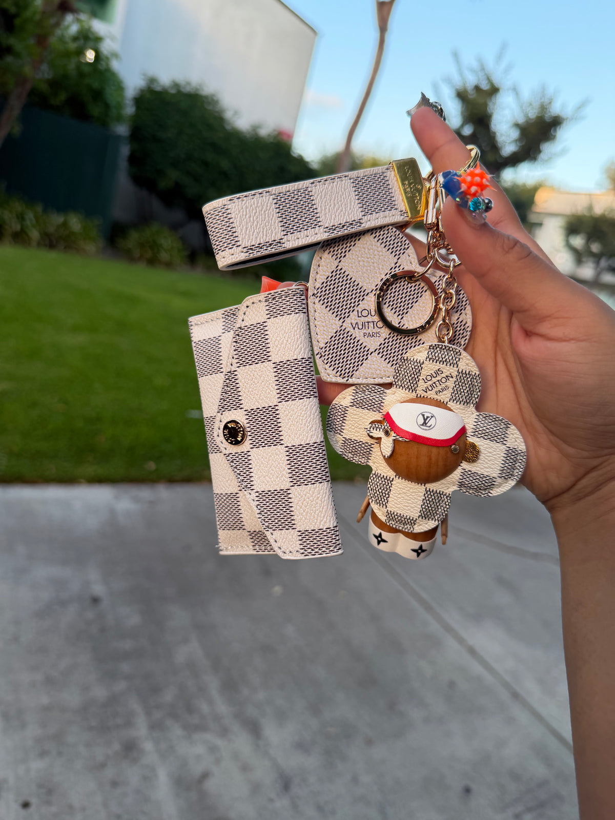 VANILLA LV KEYCHAIN