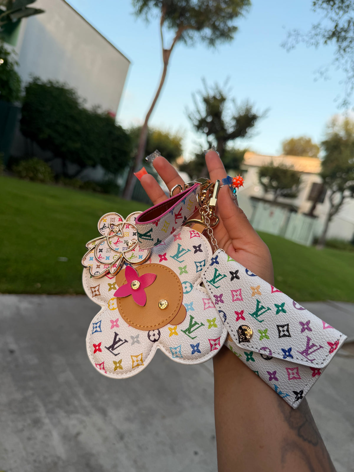 WHITE CONFETTI LV KEYCHAIN